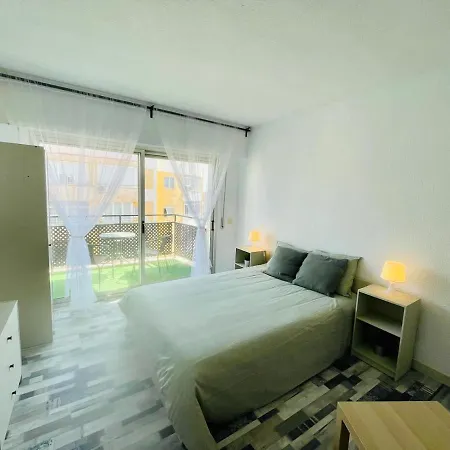 Confortable Estudio Con Terraza, Vistas A La Montana, Mar Y Mas Appartement