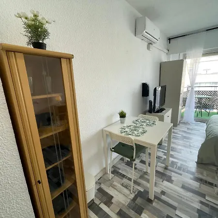 Confortable Estudio Con Terraza, Vistas A La Montana, Mar Y Mas Appartement